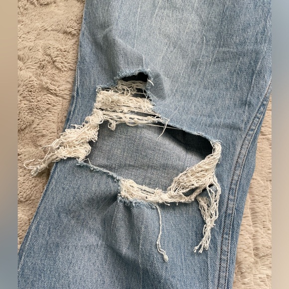 A&F Curve Love 90’s Straight Ultra High Rise Jeans - Picture 5 of 8